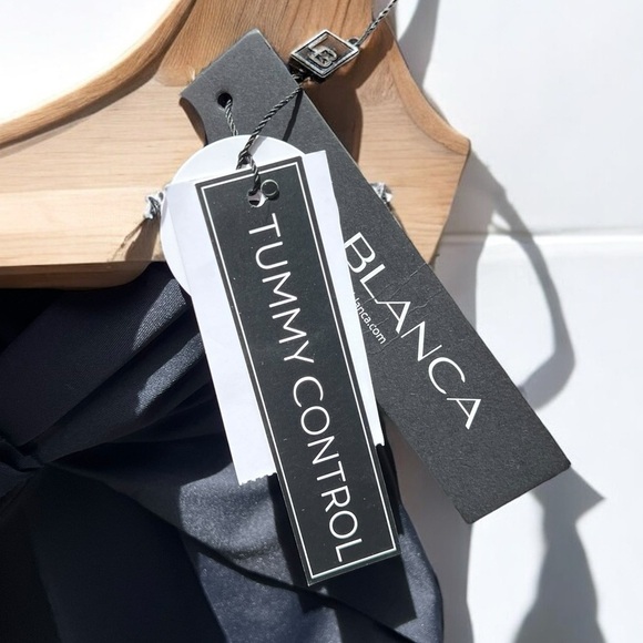 🌻NEW w.tags La Blanca Island Goddess Asymmetrical Twist Surplice Swimsuit 12 - Picture 10 of 11